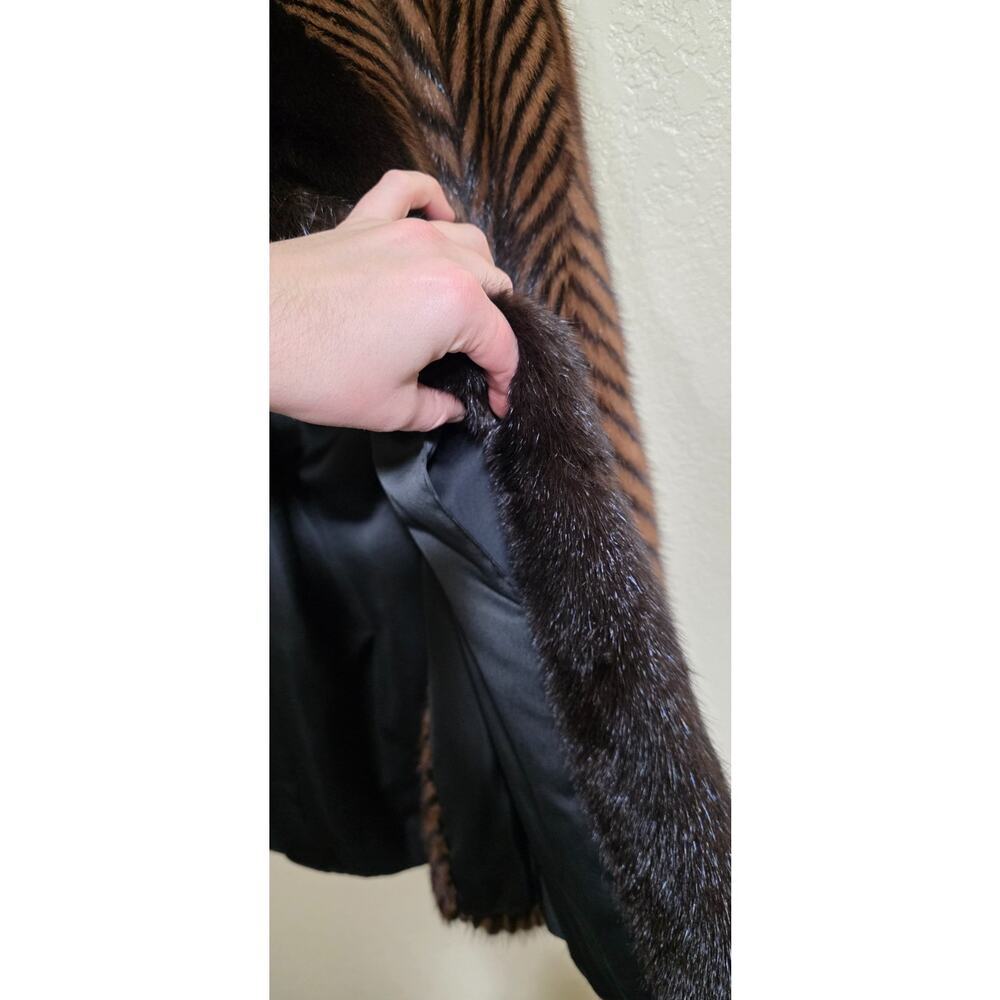 DaVinci Authentic Vintage Mink Coat with Chevron Pattern - Very Soft Fur - Picture 4 of 11